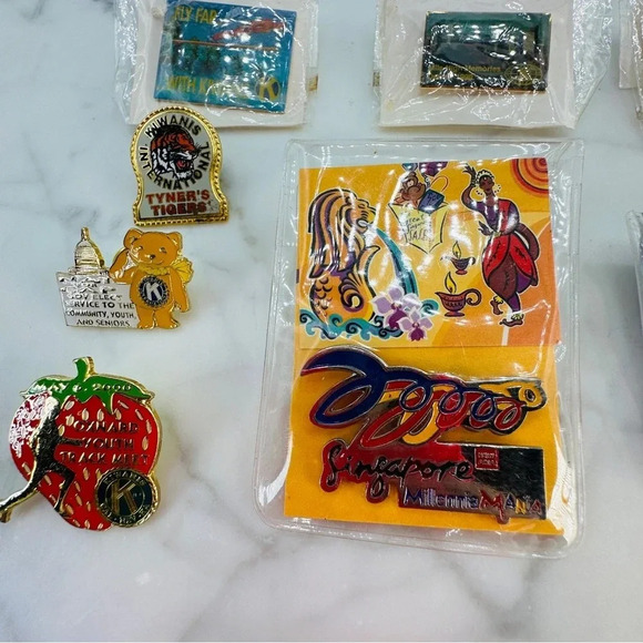 Kiwanis Tack Pin Set International Domestic 11 Pins Y2K 1995 Korea Las V… - Picture 3 of 13